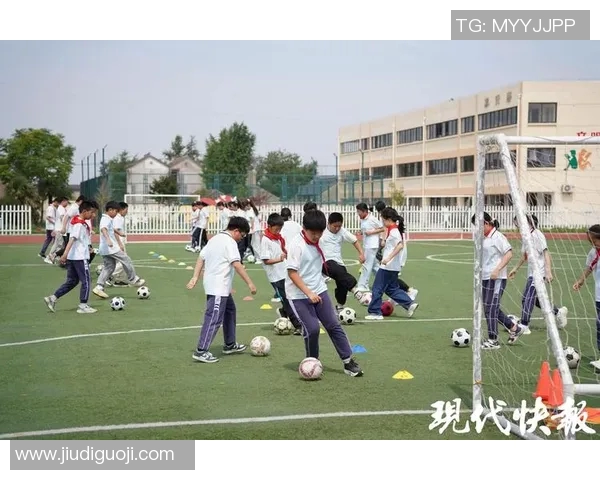 八岁小孩足球明星崭露头角引发全城热议小小年纪展现惊人天赋与潜力 八岁小孩足球明星崭露头角引发全城热议小小年纪展现惊人天赋与潜力