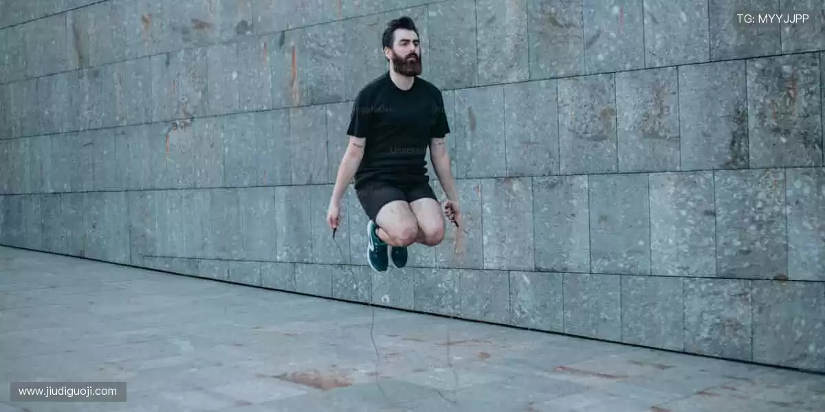 🎉 观赛互动,赢取限量版周边不是梦!🎁